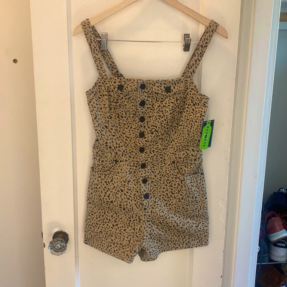 Volcom Romper - Picture 1 of 3